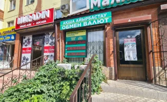 Россияне штурмуют казахстанские магазины из-за курса рубля
