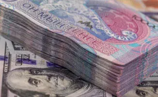 Курс доллара в обменниках Казахстана продолжает расти
