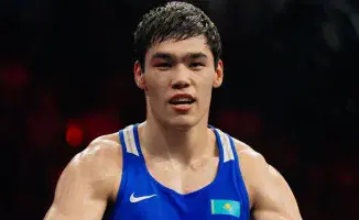 Нокаут в финале: Аккалыков завоевал золото чемпионата Казахстана