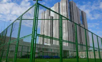 Футбольное поле Нацбанка: игра для избранных?