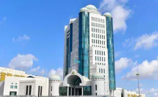 Парламентская реформа и пенсии: как корабль ОСМС плывёт по бурным водам обсуждений