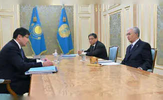 Токаев обсудил исполнение бюджета с министром финансов в Астане