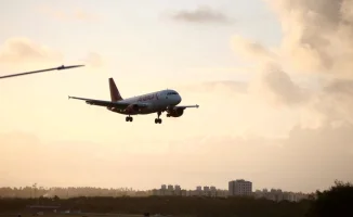 Казахстанцы в поисках «золотого билета»: лоукостеры поднимают волну недовольства