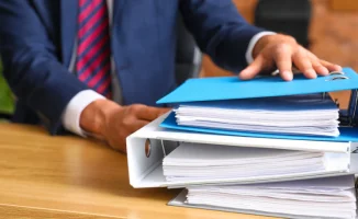 Чиновники под прицелом: налоговые долги или олигархический бизнес?