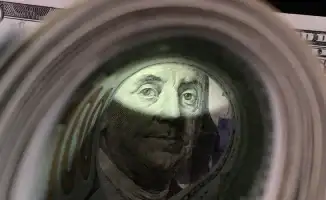 Доллар продолжает дешеветь в Казахстане: курс на торгах 19 ноября