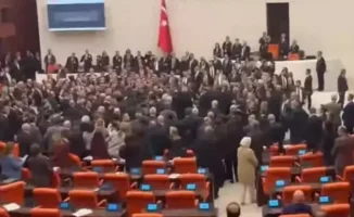 Депутаты Турции подрались в парламенте из-за бюджета на 2026 год