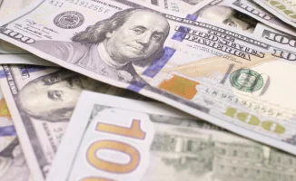 Доллар на грани: Казахстан ждет психологический курс 3 декабря