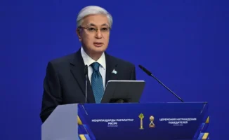 Токаев обращается к бизнесу и правительству на встрече с акимами в Конгресс-центре