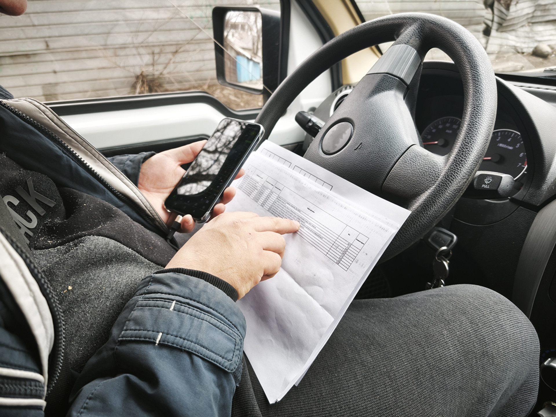 водитель за рулем