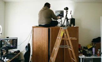 Стример MuHaNjAn живёт на шкафу: как челлендж отражает стремление к популярности в соцсетях