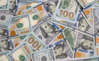 Доллар опустился ниже 490 тенге на торгах в Казахстане 17 февраля