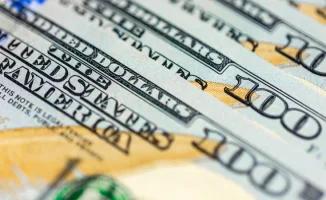 Доллар снова дешевеет в Казахстане: курс на торгах 27 февраля