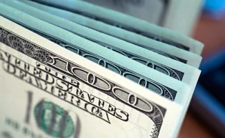 Курс доллара в Казахстане опустился ниже 500 тенге в обменниках