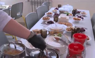 В Алматы предложили повысить стоимость питания в государственных школах