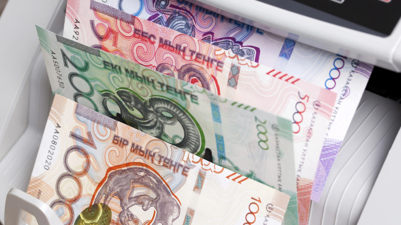 Казахстанцы без стажа и отчислений: какие выплаты им полагаются?