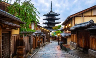 Киото вводит налог на роскошь для защиты аутентичности от туристов