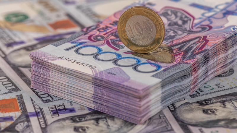 Курс доллара на KASE: резкое ослабление тенге 8 апреля