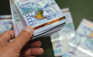 Казахстанец отсудил миллионы за прогул работы у работодателя