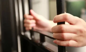 Казахстанцы осуждены в Бишкеке за сбыт поддельных долларов: последствия для местных жителей и экономики региона