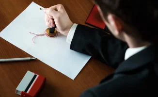 Нарушения нотариусов угрожают правам граждан: депутаты требуют расследования и защиты заемщиков